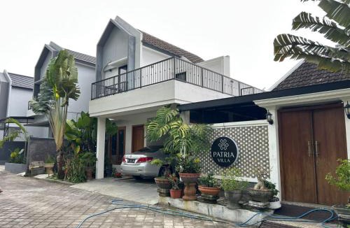 Ngemplak Villa | Patria Villa Maguwo with Private Pool