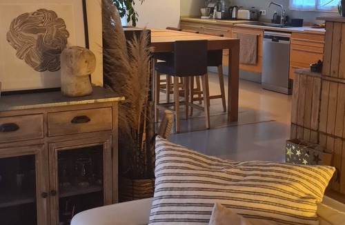 Saint-Paul-de-Vence Villa | Peaceful designed modern villa nestles in St Paul de Vence