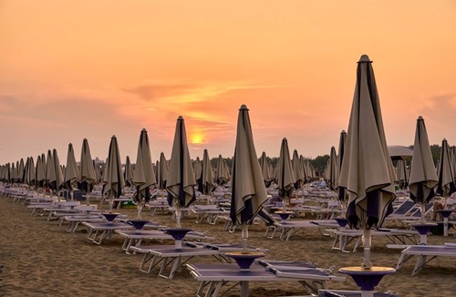 Lignano Pineta Villa | Peaceful house with fenced garden