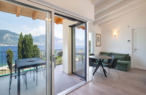 Brenzone sul Garda Apartment | Pèler Apartment: Modern Elegance, Stunning Views and Comfort in Brenzone