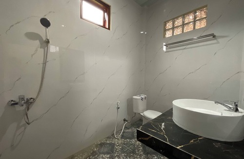 Ambarita House | Penginapan Mafir