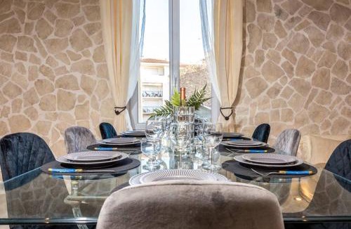 Le Suquet Apartment | PENTHOUSE Loft 5MIN PALAIS DES FESTIVALS AND BEACH terrace view on castle