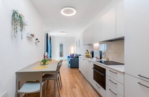 Pisa Apartment | Penthouse-view tower-new-solarium-1km center-park