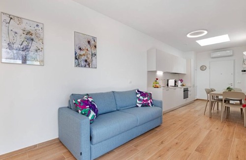 Pisa Apartment | Penthouse-view tower-new-solarium-1km center-park
