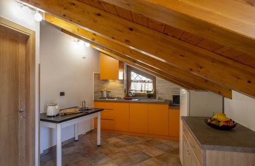 Bomerano Apartment | Penthouse with Terrace—Hakuna Matata in Sentieri