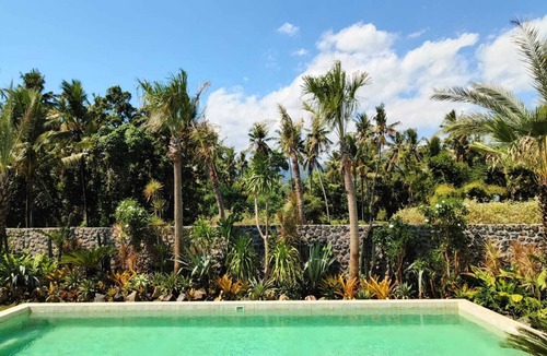 Kaliasem Villa | Perfect for Families & Groups, Villa Cactus 3BR with Pool, Garden & Kitchen.