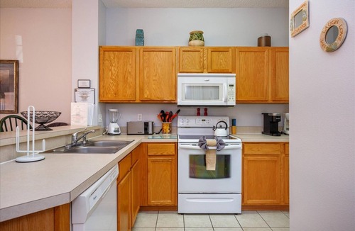 Lake Berkley House | Pet friendly townhome near all attractions
