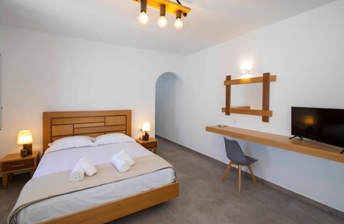 Perissa Hotel | Petra Aqua Villa
