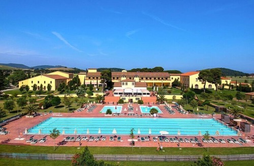 Piombino Apartment | Piombino Apartment with Terrace