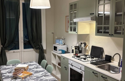 Pisa City Centre Apartment | 🚉 Pisa Center - Modern Apartment for Families & Groups 🌿