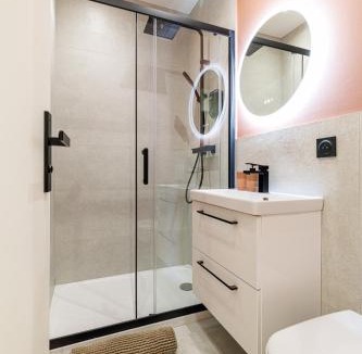 Old Town Apartment | PLACE MASSENA Coulée Verte