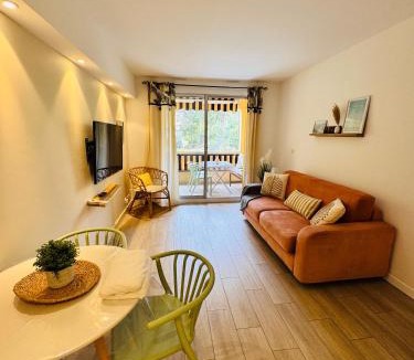 Boulouris-sur-Mer Apartment | Plage à 3 minutes à pied