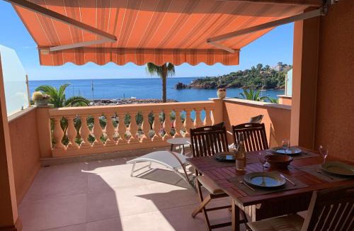 Theoule-sur-Mer Apartment | Plage de Miramar