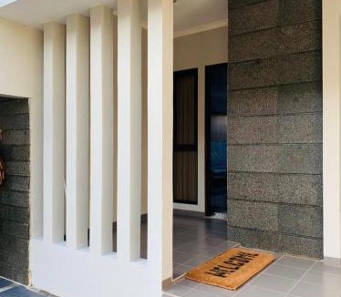 Bandung Villa | Platinum Setrasari Guest House 5BR Private Pool Bandung