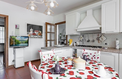 Nozanno Villa | Ponte a Moriano Villa with Private Parking&Garden!