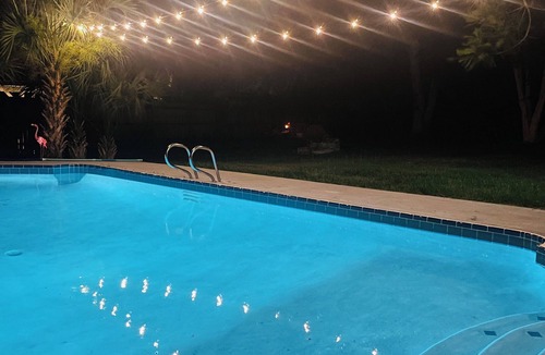 Forest City House | Pool+Grill+Huge yard+outdoor movies+Plenty parking space