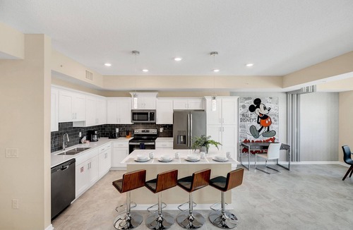 Kissimmee Condo | Pool view * Themed bedrooms * FREE Waterpark!