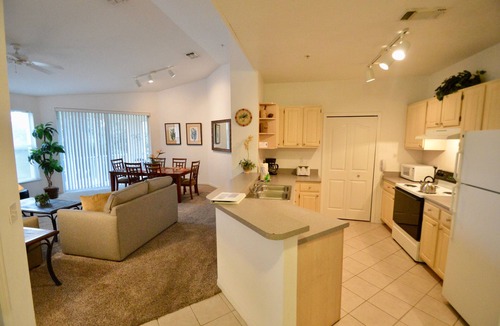 West Kissimmee Condo | Poolside 2 Bedroom/2 Bathroom Condo Close to Disney!