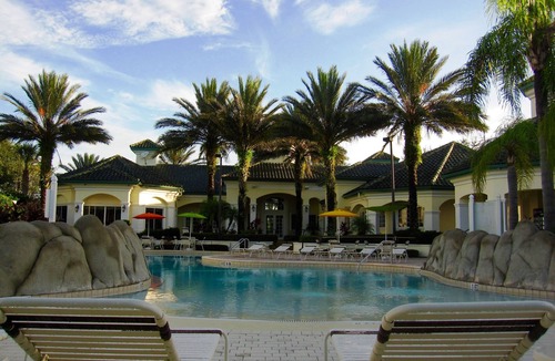 West Kissimmee Condo | Poolside 2 Bedroom/2 Bathroom Condo Close to Disney!