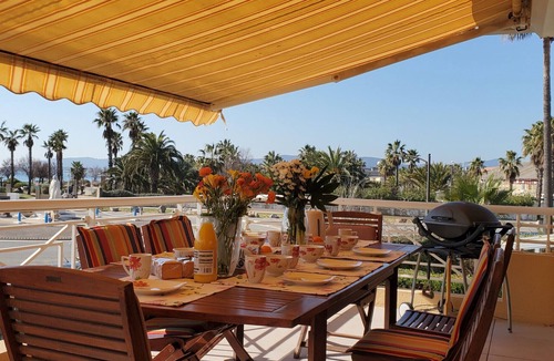 Frejus Port Apartment | Port Fréjus limit base nature 1st floor villa capacity 8/9 people, 4 bedrooms including 3 parental suites air-conditioned, terrace, parking, sea view direct access to the beach