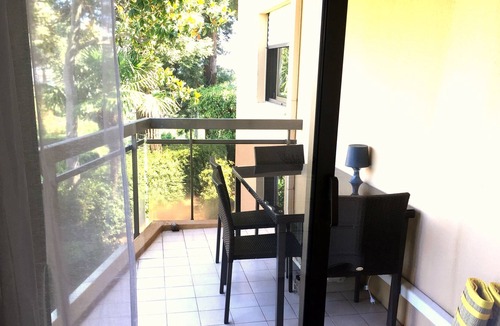 California - Pezou Apartment | Pretty apartment with terrace parking CROISETTE AND BEACHES