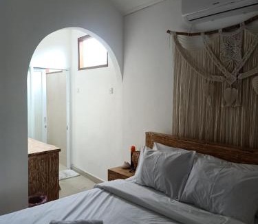 Dalung Apartment | Private 3BR Villa Bali Work & Relax Retreat near Canggu, Bathtub