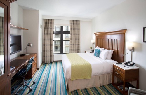 Winter Park Hotel | Private Balcony in Award Winning Hotel, Roof-top Pool, Close to Rollins College