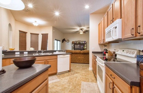 Calabria House | Private Oasis w/Pool & Spa, Great Location, Pool Table, Free Wifi, Close to Restaurants, Shopping and Theme Parks!