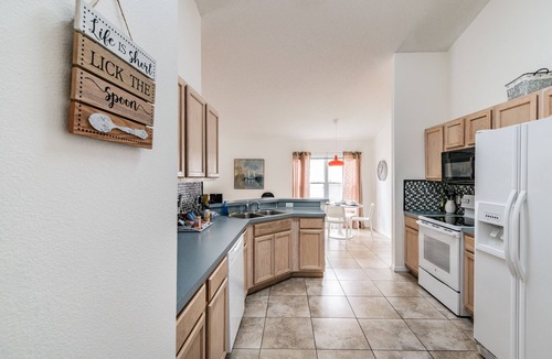 Lake Berkley House | Private Pool & Game room 4BD/2BA Disney Area