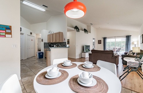 Lake Berkley House | Private Pool & Game room 4BD/2BA Disney Area