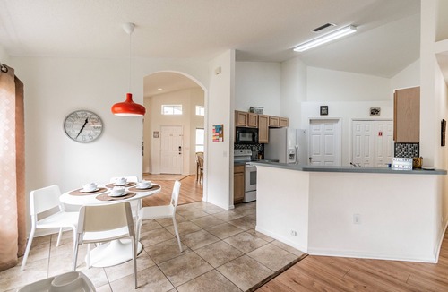 Lake Berkley House | Private Pool & Game room 4BD/2BA Disney Area