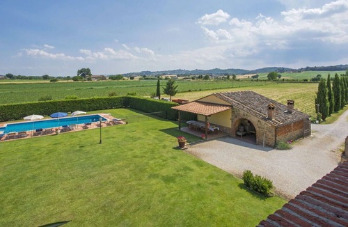 Monte San Savino Villa | Private Villa with private pool, WIFI, A/C, TV, patio, pets allowed, panoramic view, parking