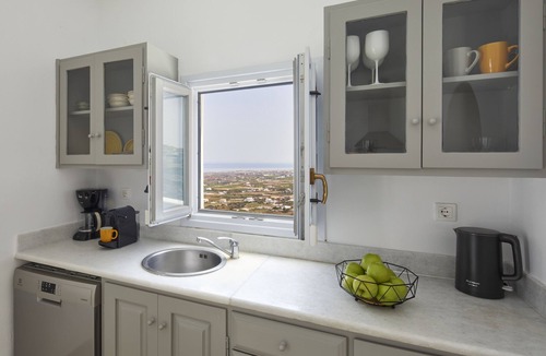 Vourvoulos Villa | Private Villa with Heated Pool and Sea View