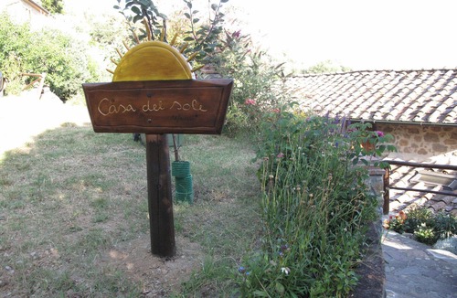 Petrognano Villa | Private Villa with internet, A/C, hot tub, TV, pets allowed, panoramic view, close to Lucca