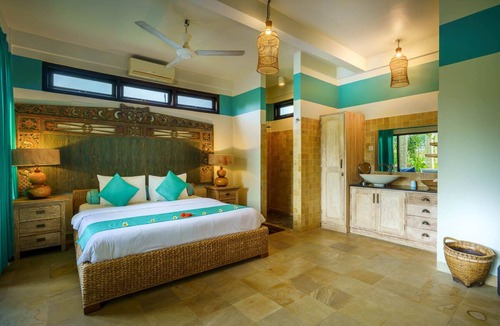 Temukus Villa | PROMO Beachfront oasis. Private pool and firepit