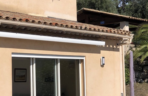 Bagnols-en-Foret Villa | Provençal villa with pool and a lovely view of the hills