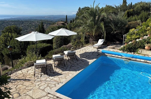 Saint-Jeannet Villa | Provencal villa with stunning views Cote d'Azur Nice Antibes Cannes swimming pool