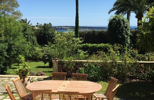 California - Pezou Apartment | Proximity to Beach, city centre and the famous Croisette strip!