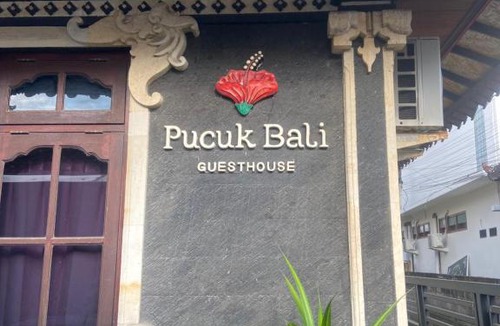 Batu Bolong House | Pucuk Bali Homestay