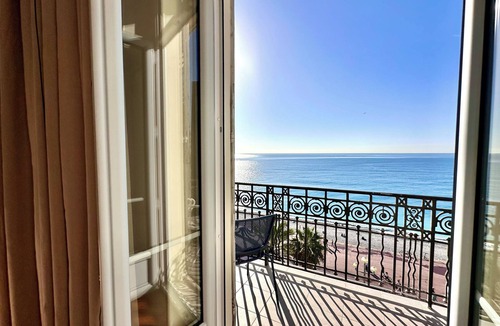 Nice City Centre Apartment | QUAI PROMENADE VIEW : Balcony with breathtaking view