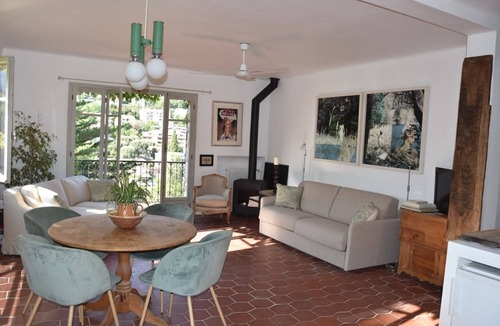 Vence Apartment | Quiet, Stylish and bright open-plan apartment 2/4 p - town centre