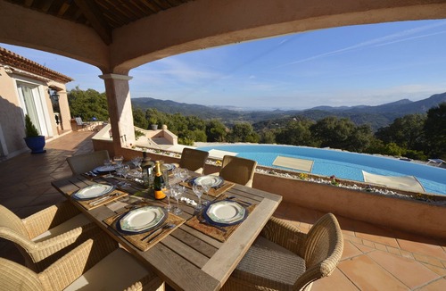 Les Adrets-de-l'Esterel Villa | Quiet, Villa with bay view, Tennis court, Swimming pool, Sauna, Hammam