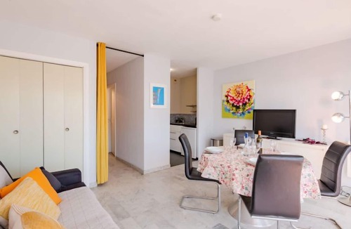 Sainte-Maxime City Centre Apartment | Résidence Azur by Interhome