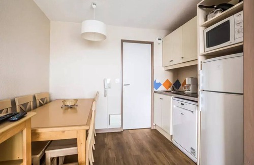 Cannes La Bocca Apartment | Résidence Cannes Verrerie - maeva Home - 3 Room Apartment 6 People - Prestige