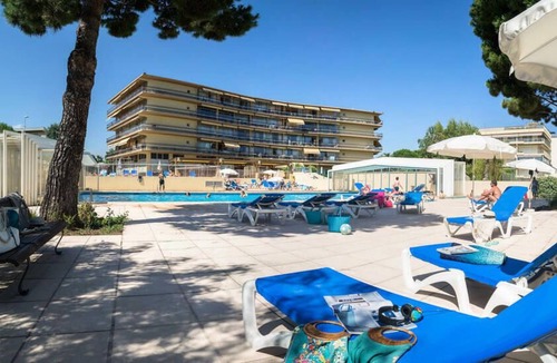 Saint-Laurent-du-Var Apartment | Résidence Pierre & Vacances Héliotel Marine - Apartment for 6 people - 1 bedroom + 1 sleeping area - Air conditioning