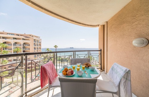 Cannes La Bocca Apartment | Résidence La Palme d'Azur Cannes Verrerie - 1 bedroom apartment for 4/5 people - sea view
