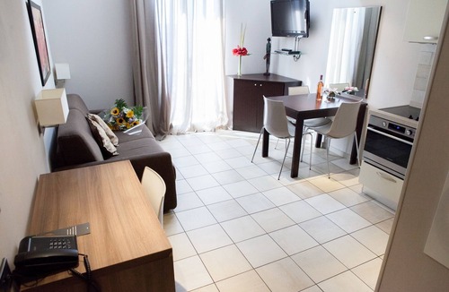 Juan-les-Pins Apartment | Résidence La Villa d'Elsa