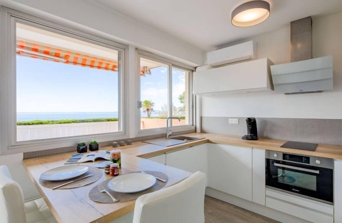 Boulouris-sur-Mer Apartment | Résidence Les Gemeaux by Interhome