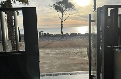 Villeneuve Loubet Beach Apartment | Résidence Pearl Beach - Piscine sur le Toit