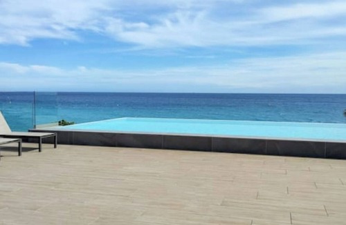 Villeneuve Loubet Beach Apartment | Résidence Pearl Beach - Piscine sur le Toit